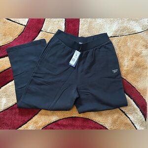 NWOT: Women’s XL black Reebok wide fleece pants
